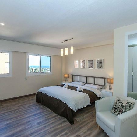 Apartment Malvarrosa Beach Cavite Валенсия Екстериор снимка