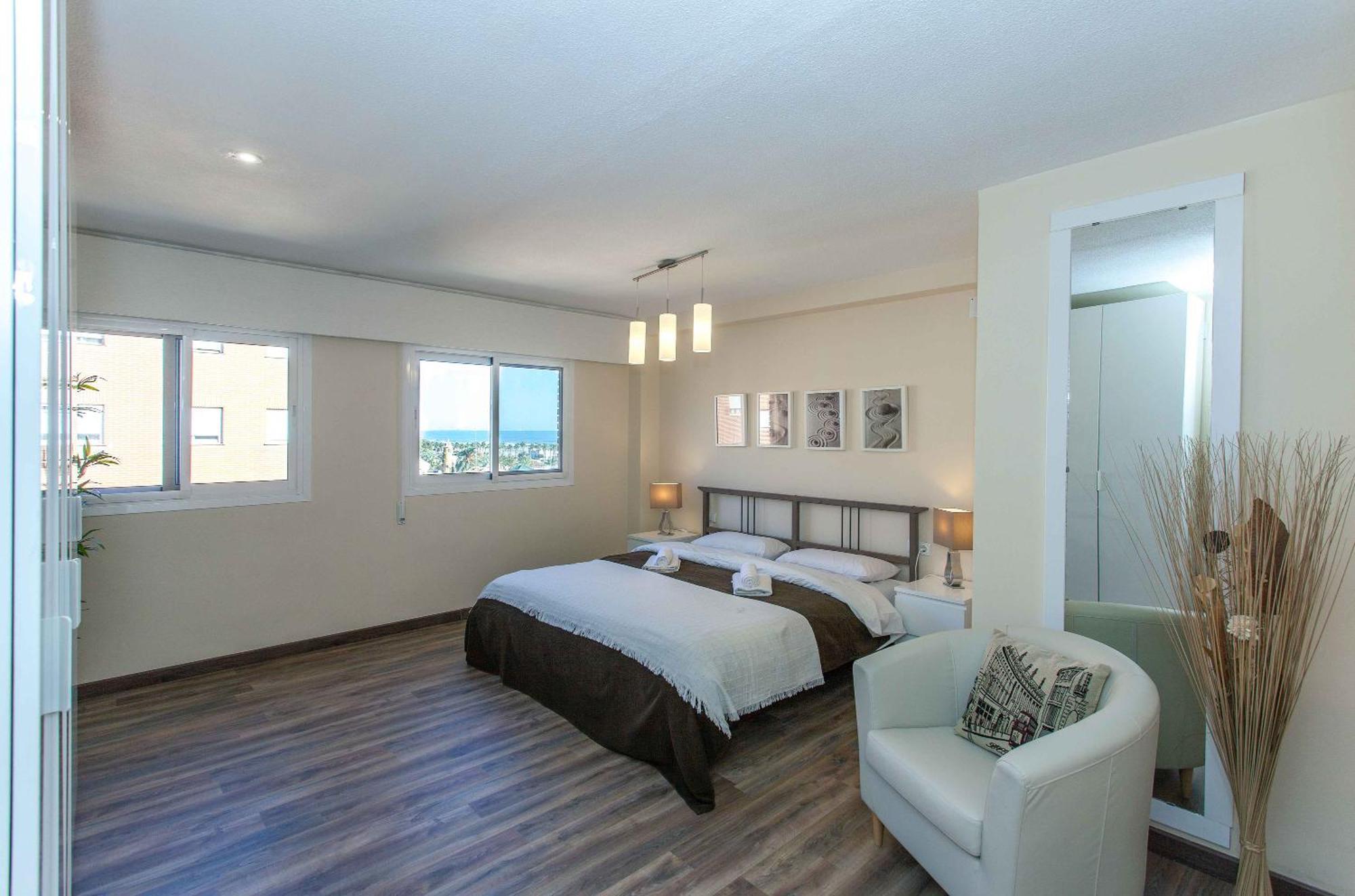 Apartment Malvarrosa Beach Cavite Валенсия Екстериор снимка